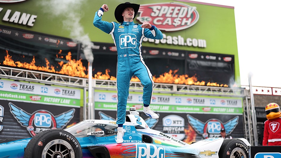Josef Newgarden timed it just right once again to earn his second consecutive victory at Texas Motor Speedway on Sunday in the PPG 375