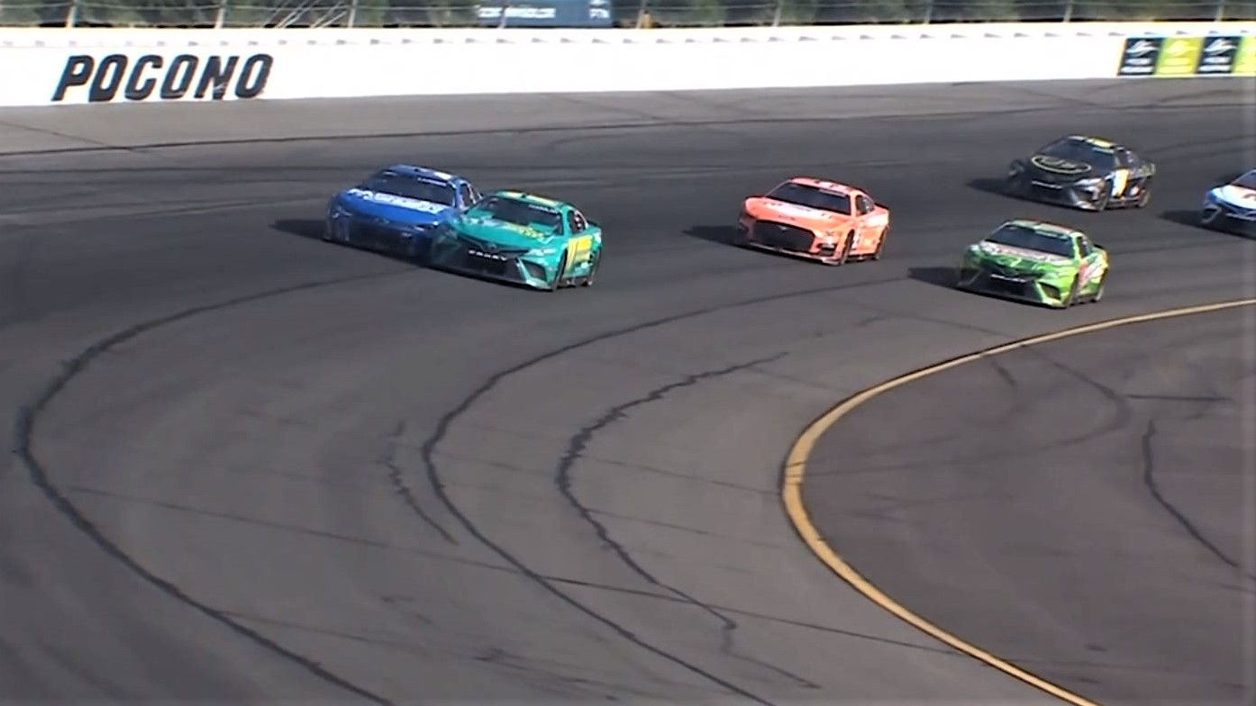 Kyle Larson gets short end of late-race contact with Hamlin at Pocono - Credit Zach Sturniolo nascar.com